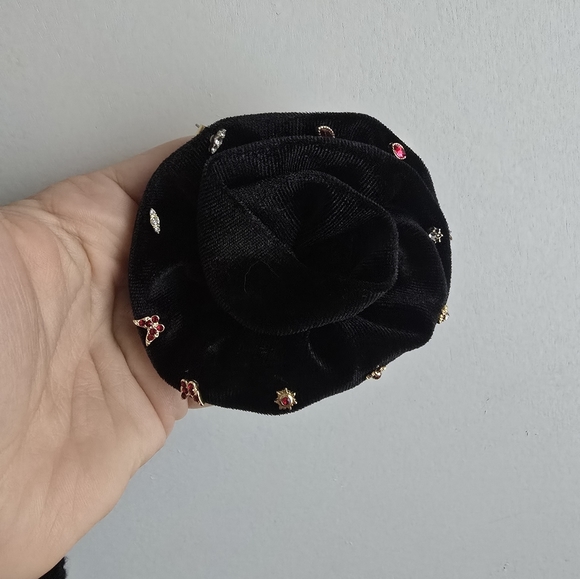 NWT Free People Black Rosette Stud Earrings Set Pack Brooch Pin Bohemian - Picture 7 of 7